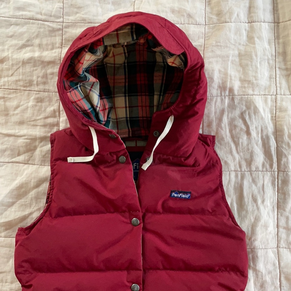 Penfield Hooded Puffer Vest, Brick Red, size small